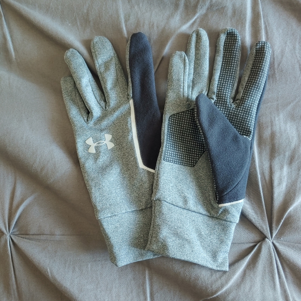 Gloves - Lightweight, thin Under Armour
